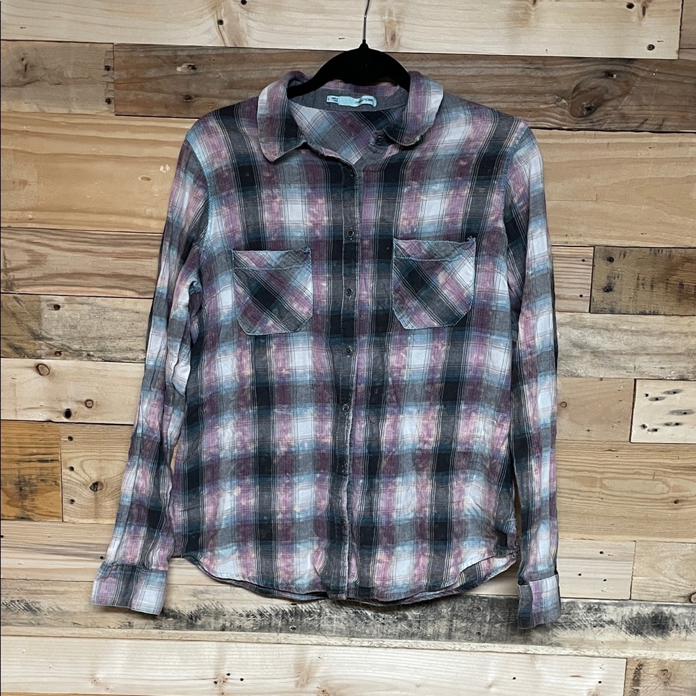 Maurices size Large Black and Pink Plaid Casual Button Down Soft Flannel Shirt